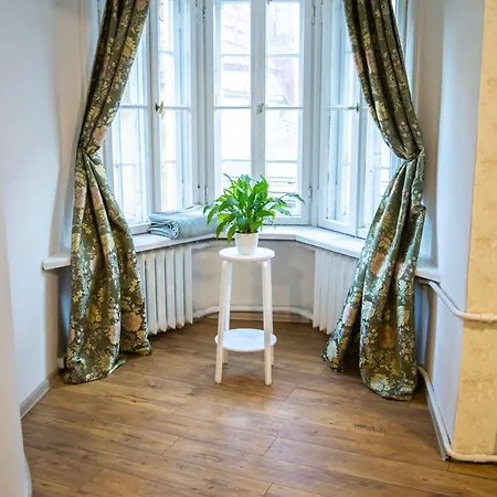 Old Town Room, Private Bathroom - A Apartman *